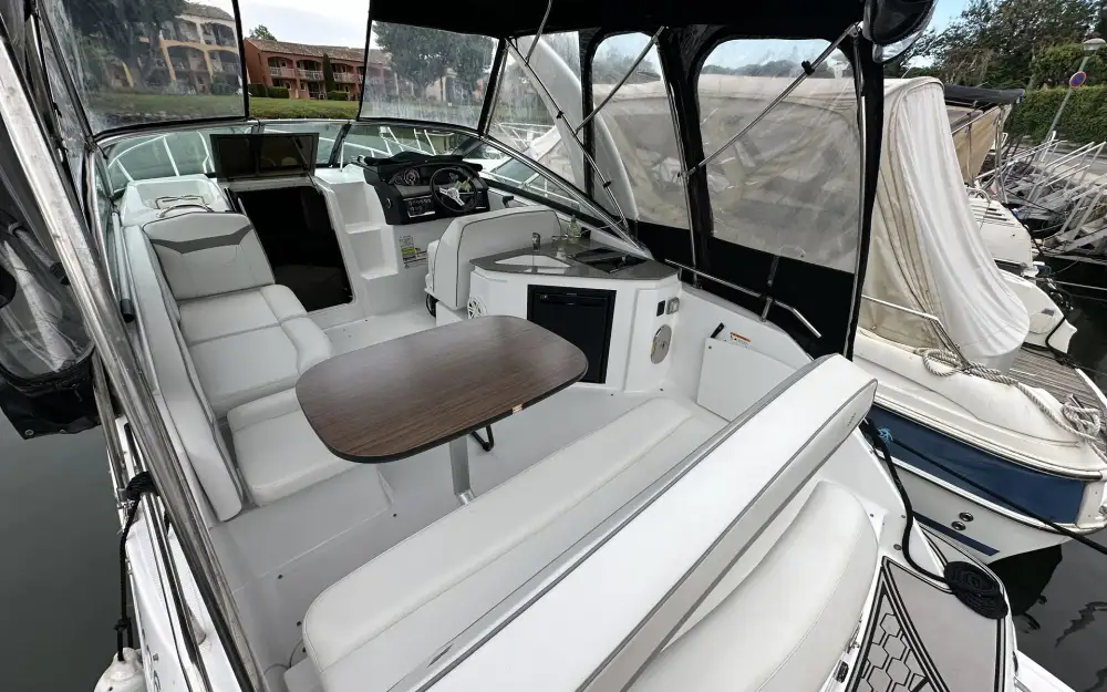slider 13 Four Winns Vista 255