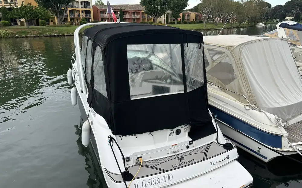 slider 22 Four Winns Vista 255
