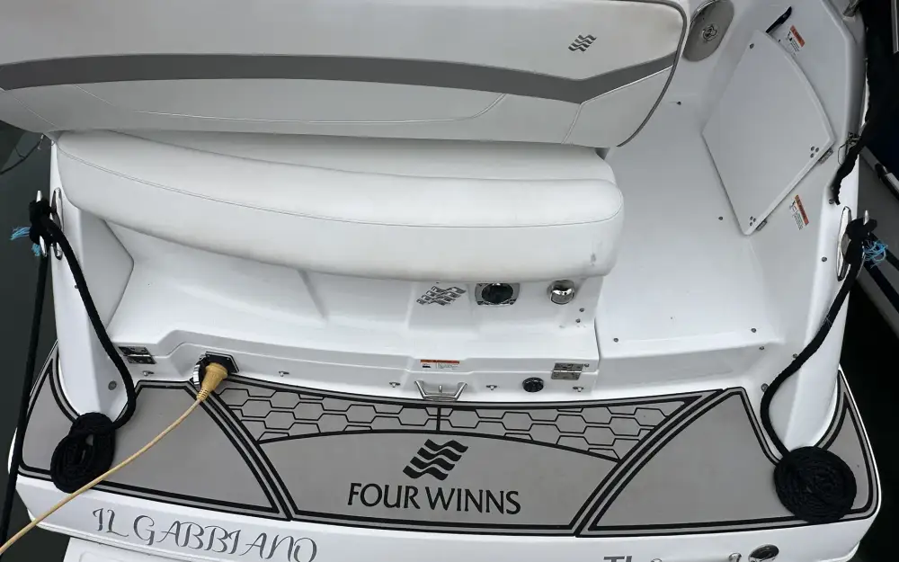 slider 3 Four Winns Vista 255