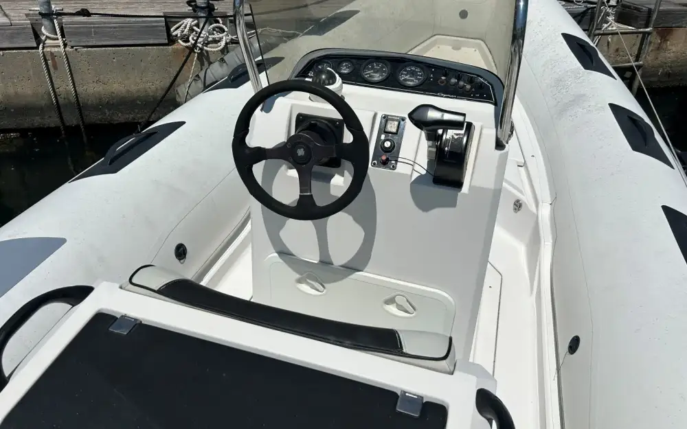 slider 1 Ranieri Cayman 21 Sport