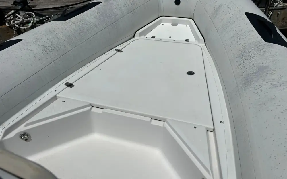slider 3 Ranieri Cayman 21 Sport