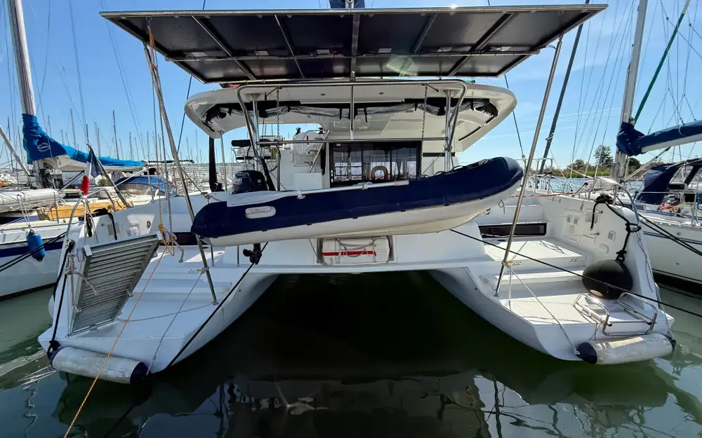 slider 1 Cnb Lagoon 42