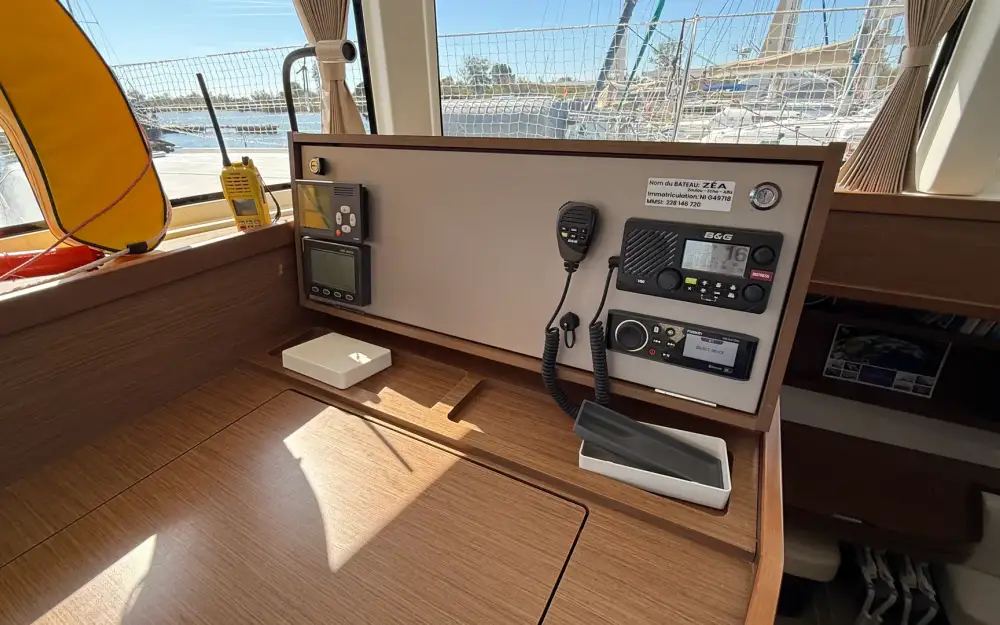 slider 9 Cnb Lagoon 42