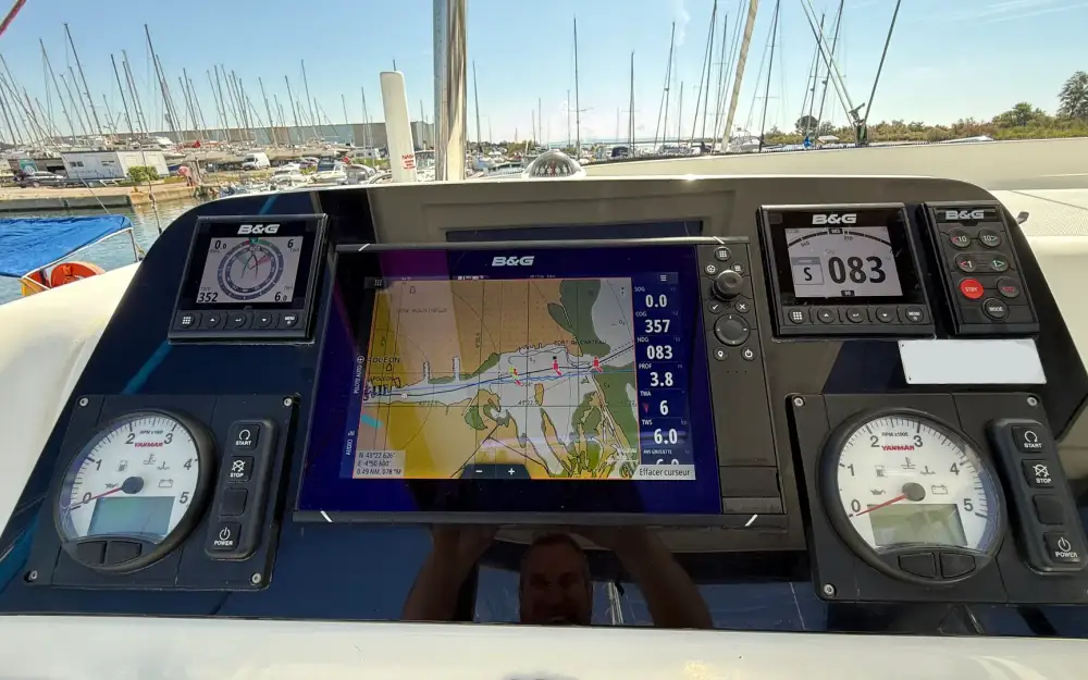 slider 3 Cnb Lagoon 42