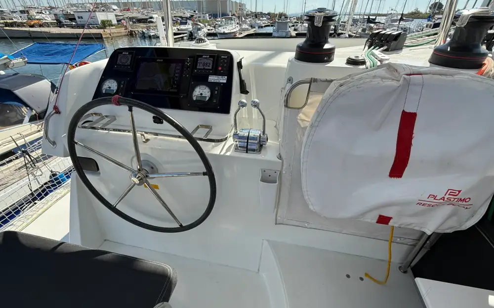 slider 2 Cnb Lagoon 42