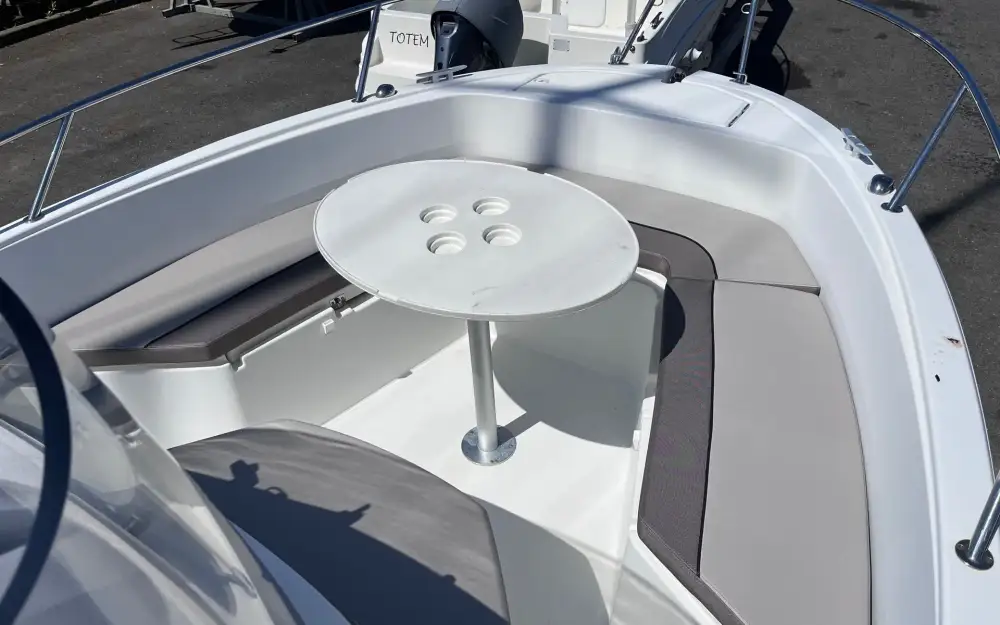 slider 8 Jeanneau Cap Camarat 6.5 CC Serie 2