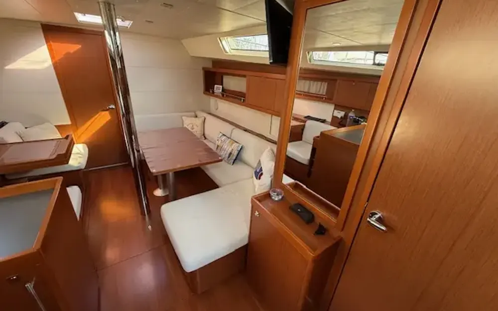 slider 10 Beneteau Oceanis 41