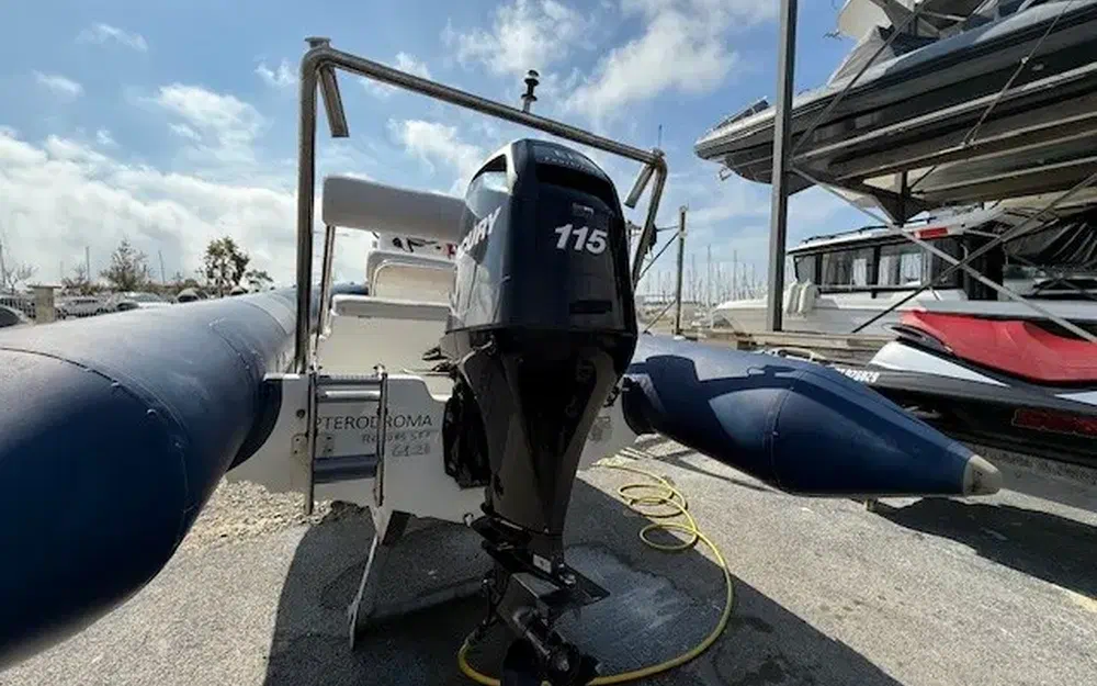 slider 9 Sting Ray Marine Centaure 5.8