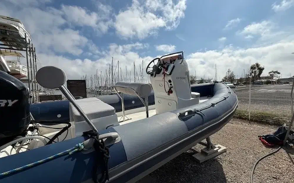 slider 2 Sting Ray Marine Centaure 5.8