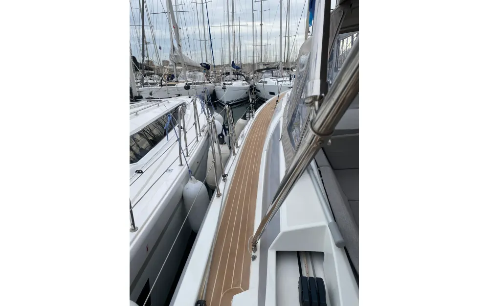 slider 1 Beneteau Oceanis 46.1