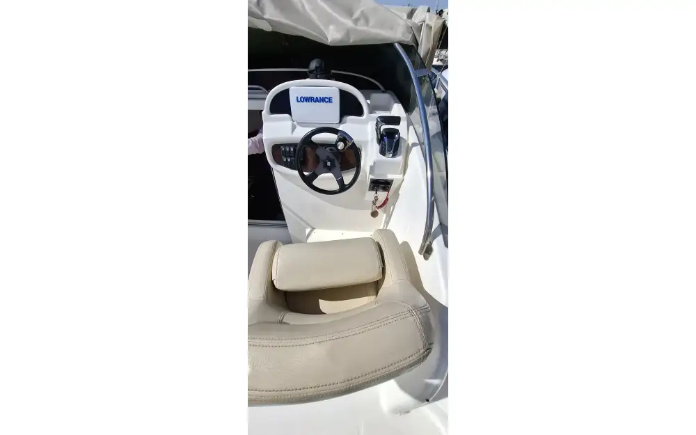 slider 7 Jeanneau Cap Camarat 755 WA