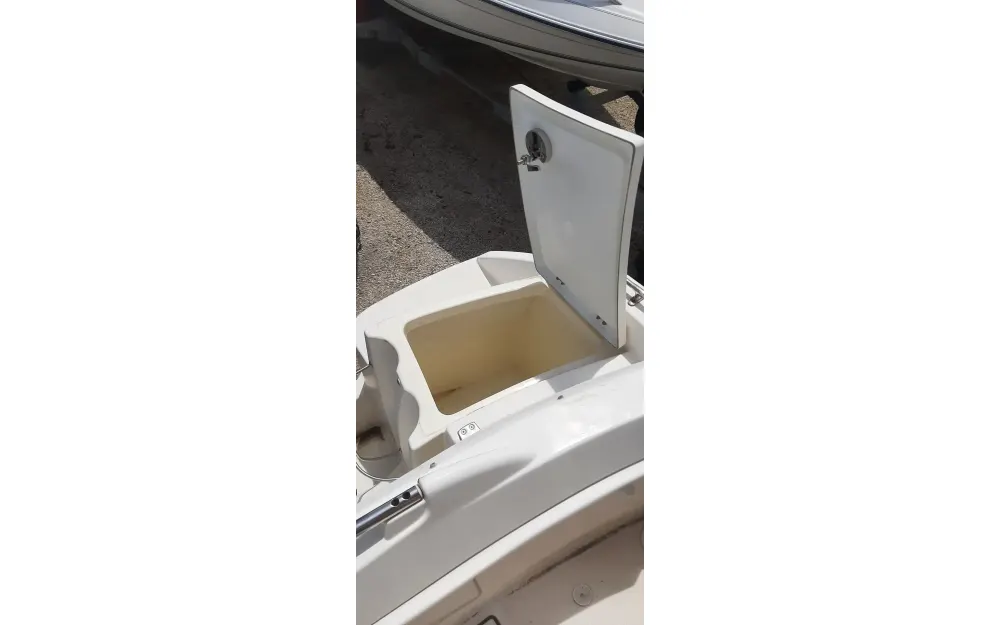 slider 6 Jeanneau Cap Camarat 5.5 DC