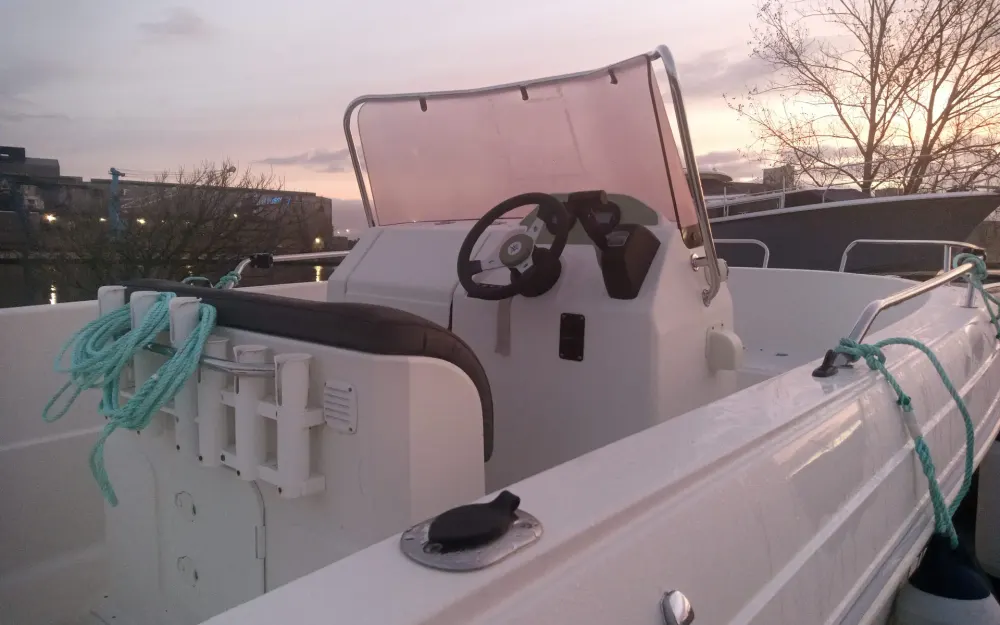 slider 5 Pacific Craft  545 Open