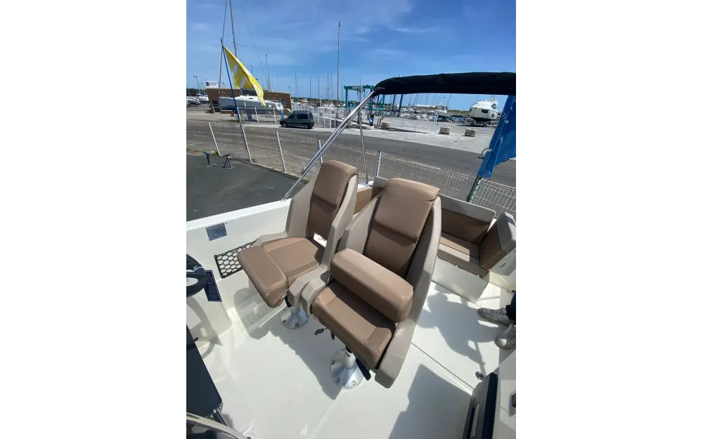 slider 12 Quicksilver Activ 755 Sundeck