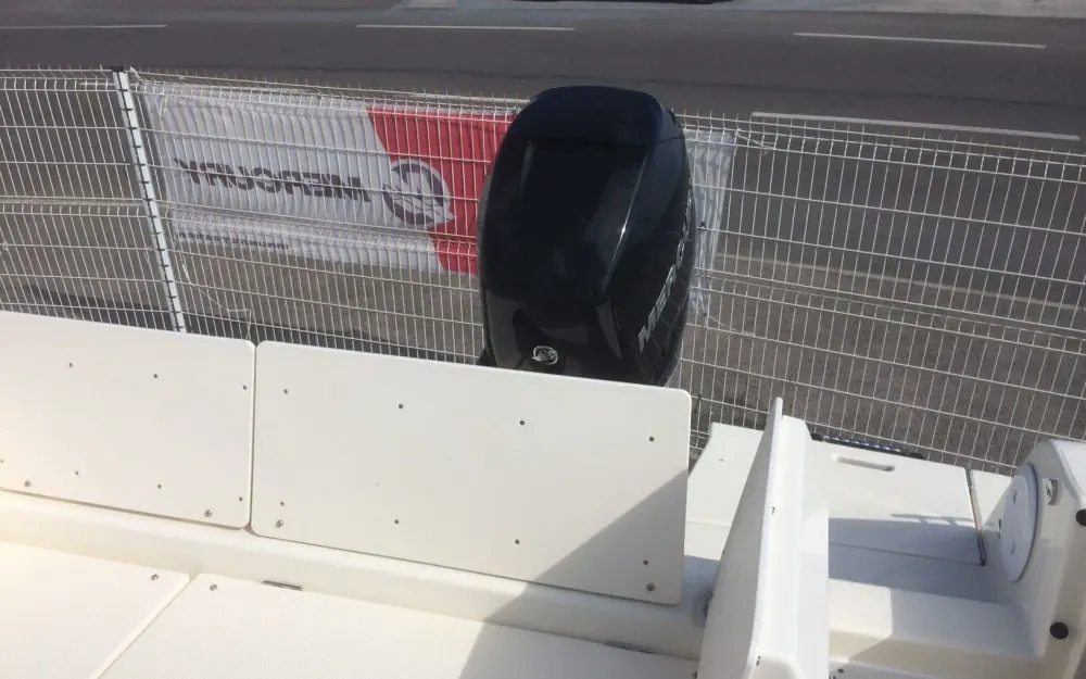 slider 8 Quicksilver Activ 755 Sundeck