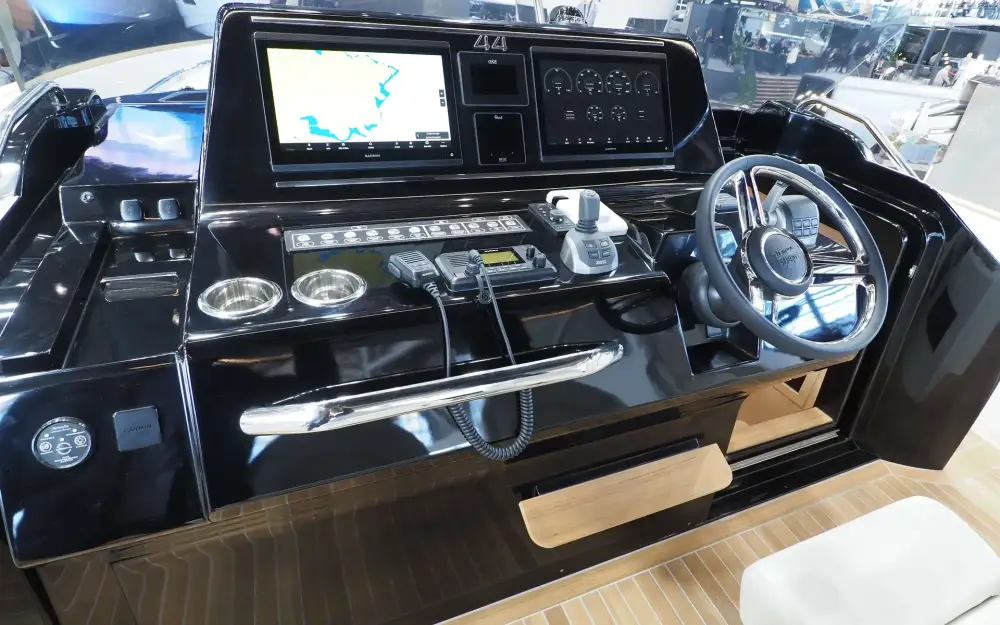 slider 16 Solaris Power SOLARIS POWER 44 OPEN