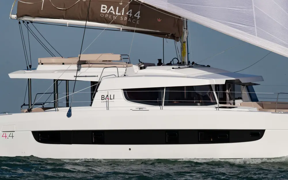slider 2 Bali Catamarans Bali 4.4