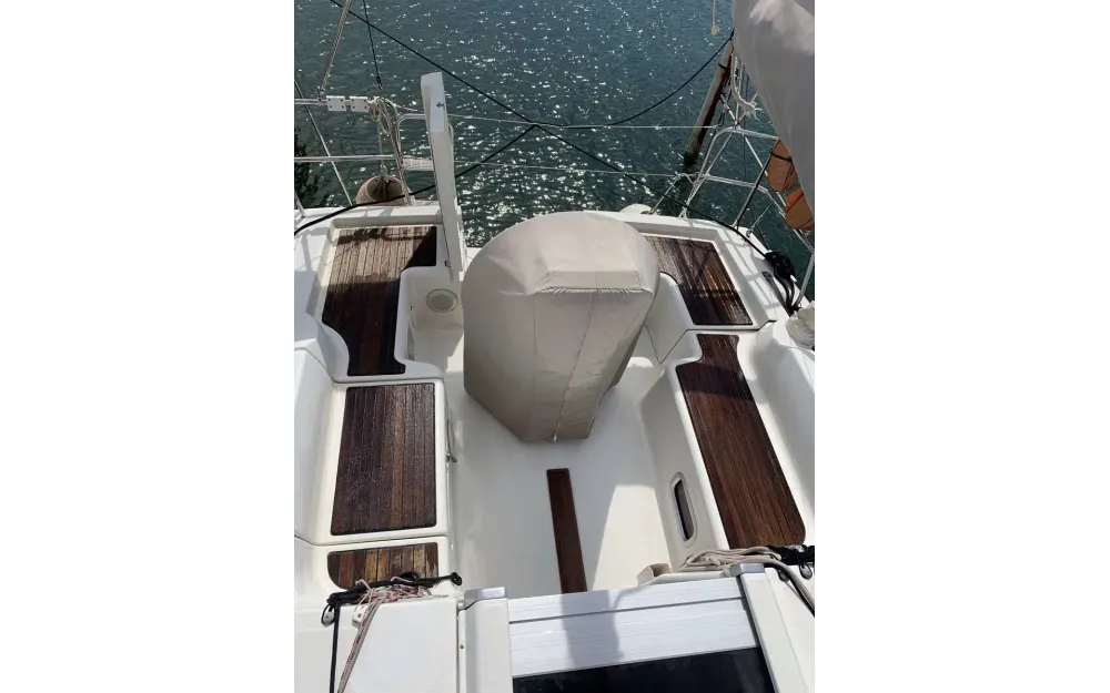 slider 1 Beneteau Oceanis 34