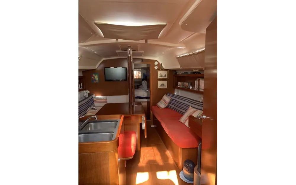 slider 3 Beneteau Oceanis 34