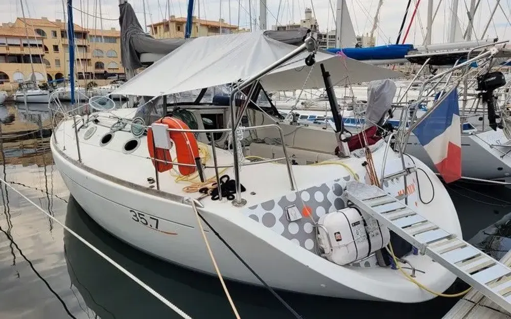 slider 1 Beneteau First 35
