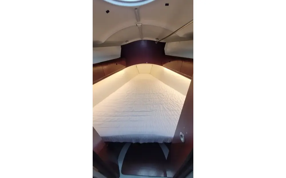 slider 7 Beneteau First 35