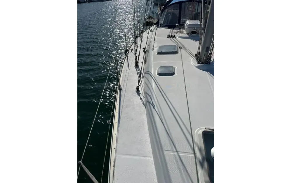 slider 8 Jeanneau Sun Odyssey 43