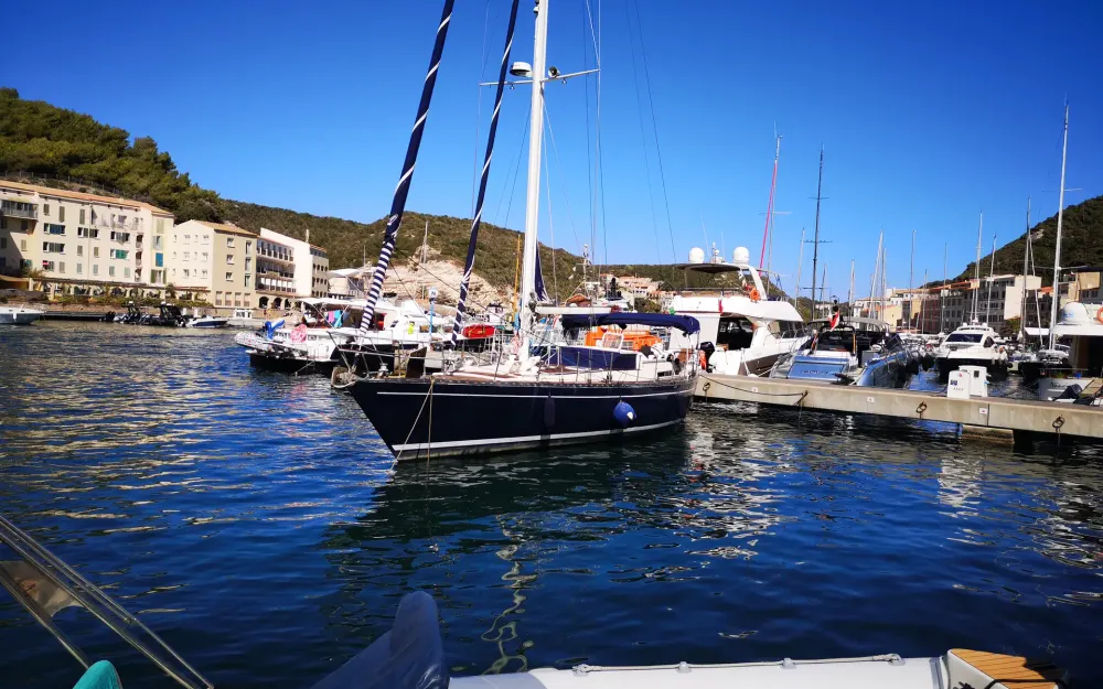 slider 1 Ferretti Altura 53