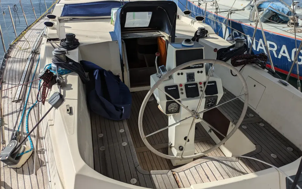 slider 6 Ferretti Altura 53