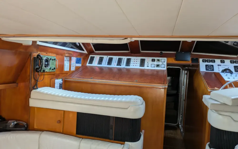 slider 8 Ferretti Altura 53