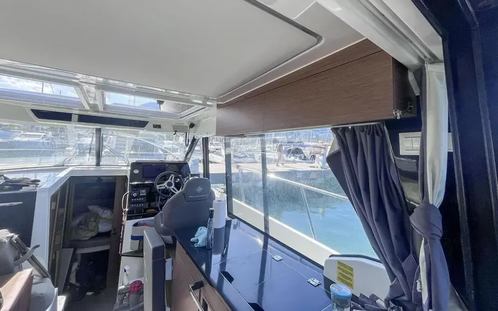 slider 1 Jeanneau Merry Fisher 1095