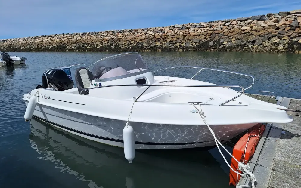 slider 0 B2 Marine Cap Ferret