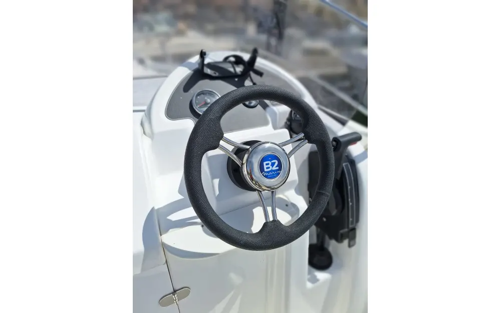 slider 5 B2 Marine Cap Ferret