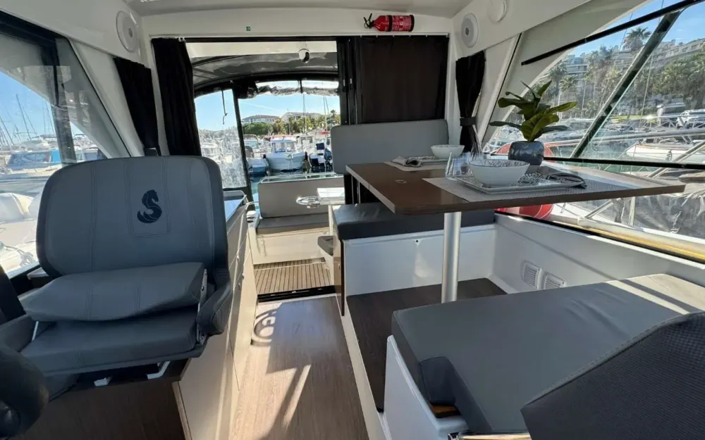 slider 8 Beneteau Antares 9 OB