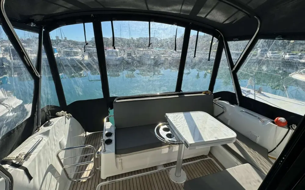 slider 15 Beneteau Antares 9 OB