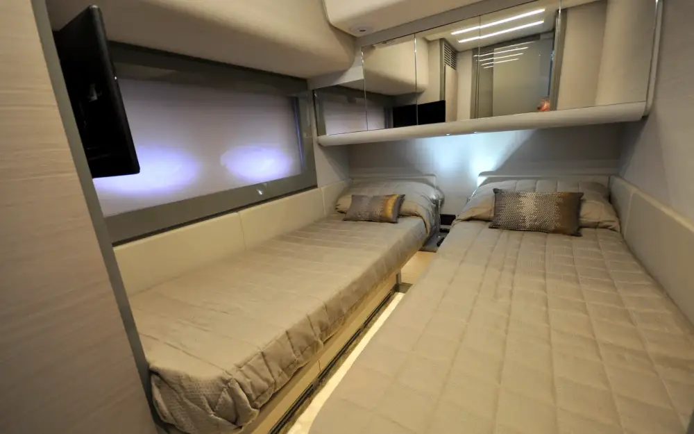 slider 19 Pershing  62