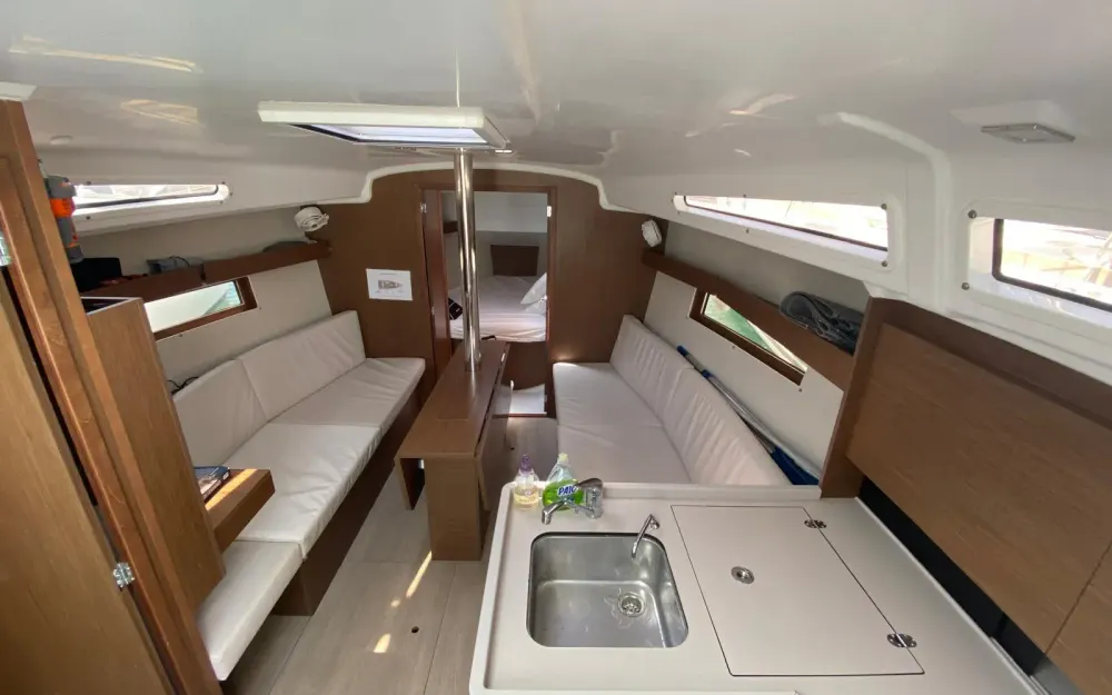 slider 18 Beneteau Oceanis 34.1