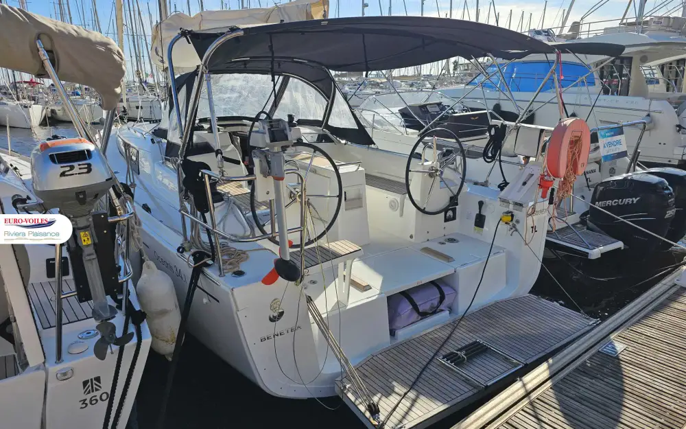 slider 1 Beneteau Oceanis 34.1