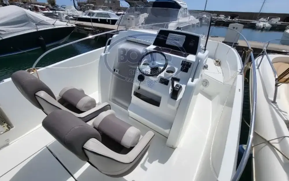 slider 2 Jeanneau Cap Camarat 7.5 CC Serie 2