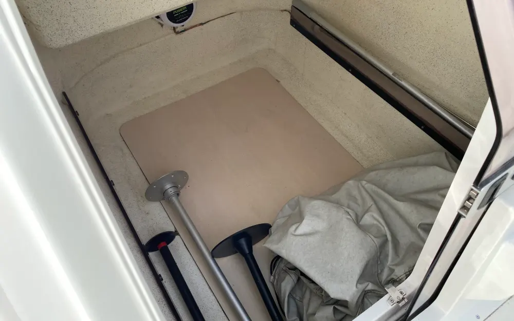 slider 8 Pacific Craft  670 Open