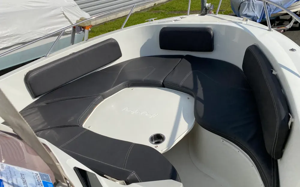 slider 6 Pacific Craft  670 Open