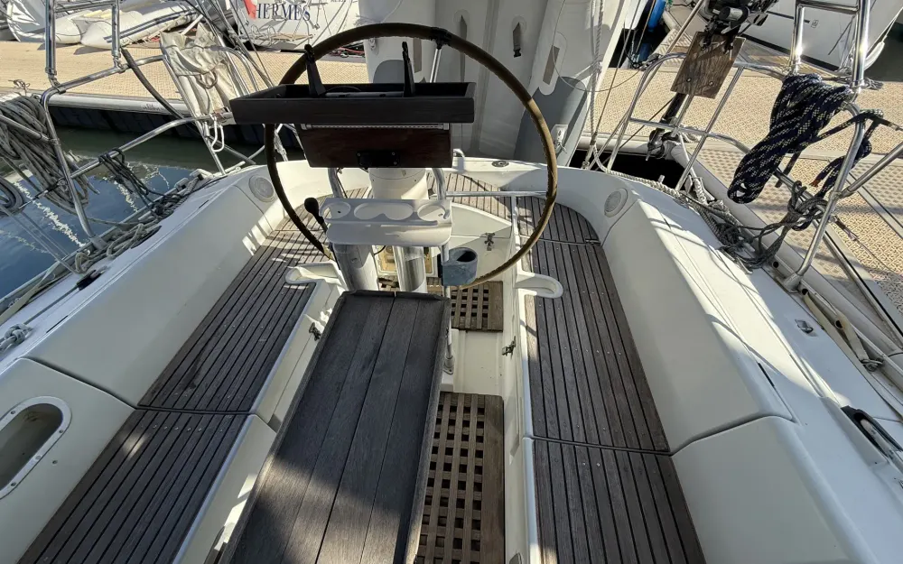 slider 2 Beneteau Oceanis 390