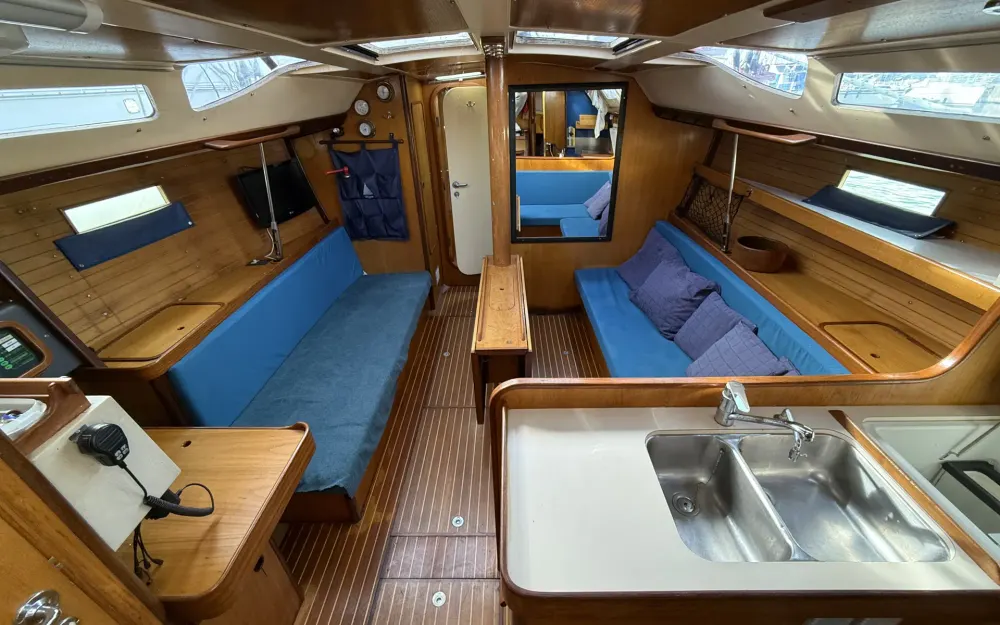 slider 9 Beneteau Oceanis 390