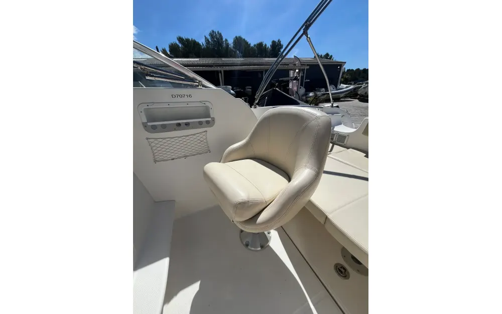 slider 27 Jeanneau Leader 625