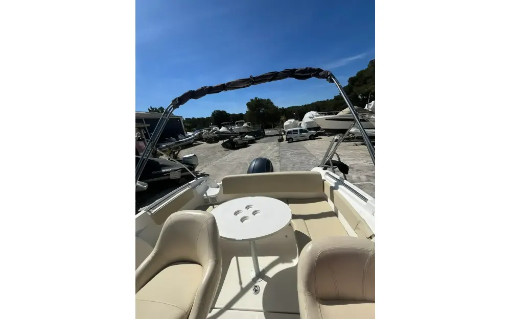 slider 7 Jeanneau Leader 625