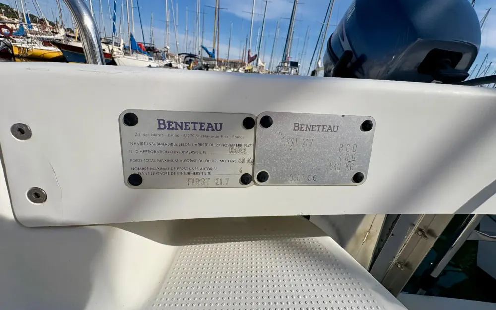slider 8 Beneteau First 21.7