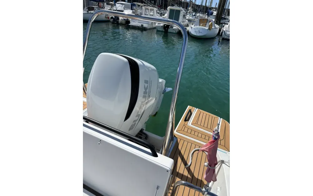 slider 7 Beneteau Flyer 8 SUNdeck