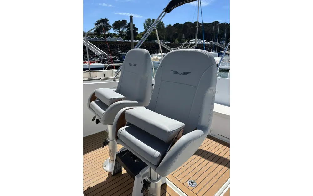 slider 5 Beneteau Flyer 8 SUNdeck