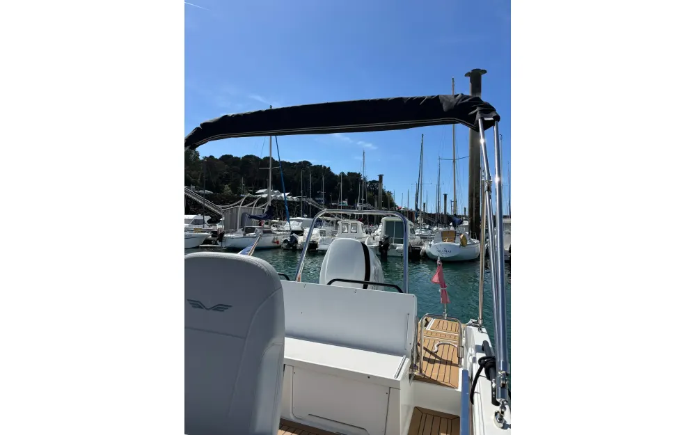 slider 6 Beneteau Flyer 8 SUNdeck