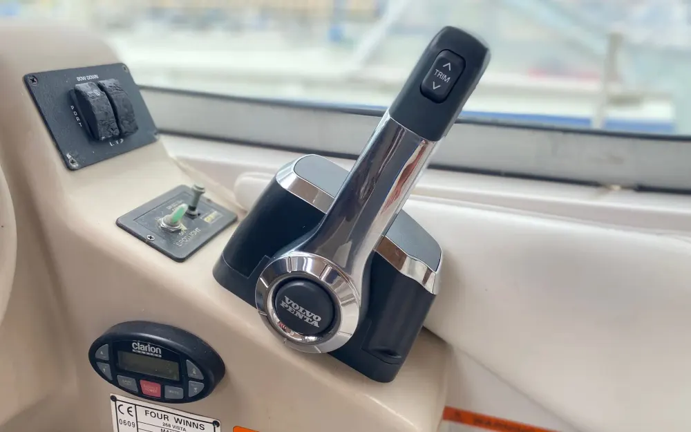 slider 20 Four Winns Vista 268