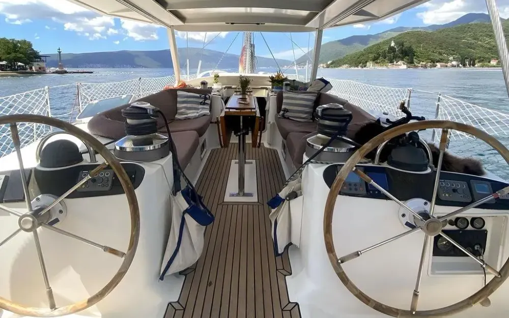 slider 1 Beneteau  50
